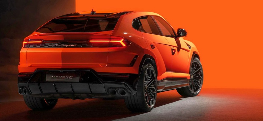 Nové Lamborghini Urus SE. Talianske športové SUV odteraz pripojíte do zásuvky, povinne!