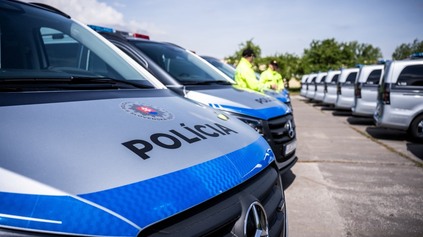 NOVÉ MERCEDESY PRE DOPRAVNÚ POLÍCIU ODOVZDANÉ. KONEČNE POTREBNÁ ZMENA