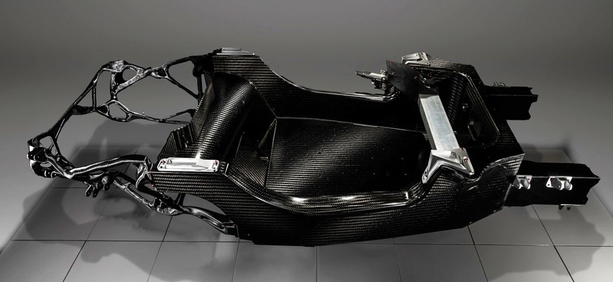 Nová karbónová platforma od dodávateľa F1. Tvrdí, že je dostupná nielen pre superšporty