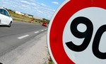 Maximálna rýchlosť na všetkých cestách 90 km/h, zákaz jazdy v ...