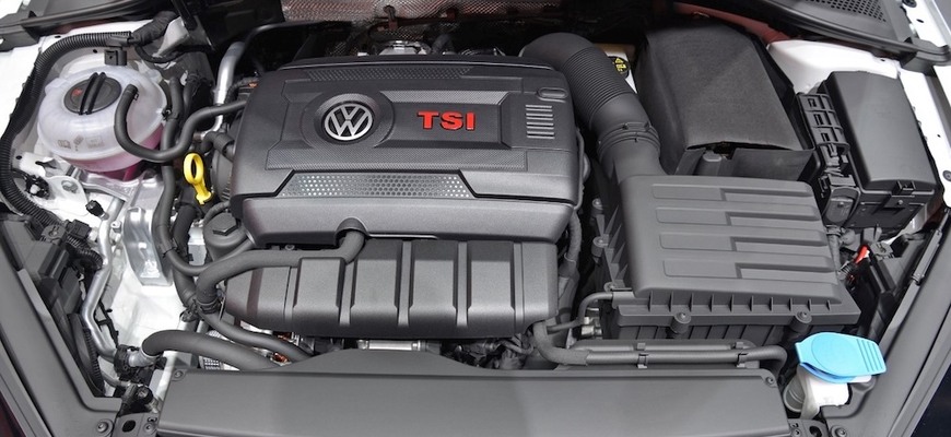 Motor 2.0 TSI EA888 evo5 je výrazne iný. Má 500-barové vstrekovanie a VTG turbo