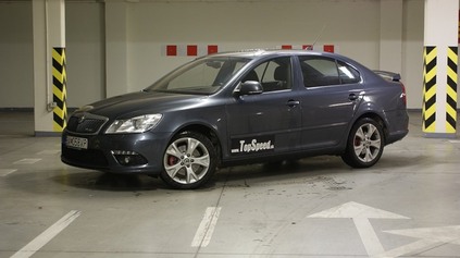 ŠKODA OCTAVIA II RS OSLAVUJE 20 ROKOV: KEĎ 200 KONÍ V RODINNOM KOMBI MENILO PRAVIDLÁ HRY