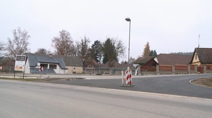 LAMPA V STREDE CESTY: PASCA NA VODIČOV ALEBO NESCHOPNOSŤ SAMOSPRÁVY?