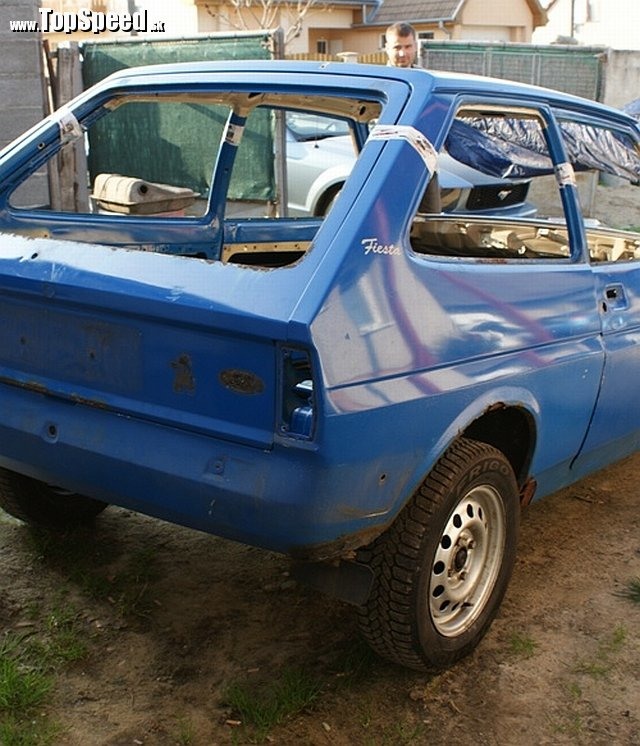 Ford Fiesta Mk1 na začiatku renovácie