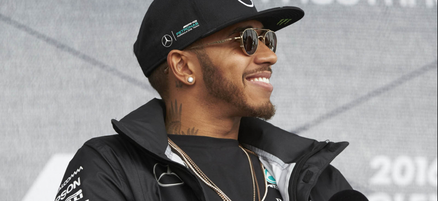 Lewis Hamilton má obavy z nových áut F1