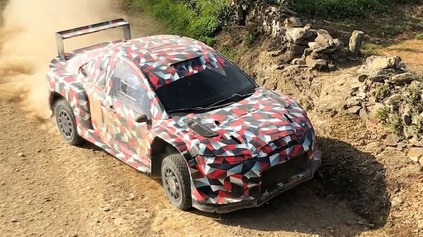 KONIEC GR YARISU VO WRC? TOYOTA VYTIAHLA NA TESTY ZÁHADNÉ KUPÉ, JE TO NOVÁ CELICA!?