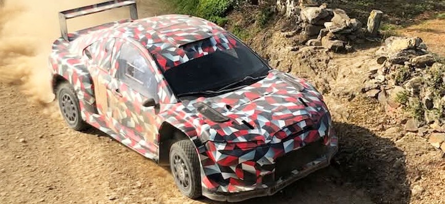 Koniec GR Yarisu vo WRC? Toyota vytiahla na testy záhadné kupé, je to nová Celica!?