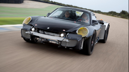 PORSCHE 918 SPYDER UŽ USILOVNE TESTUJE