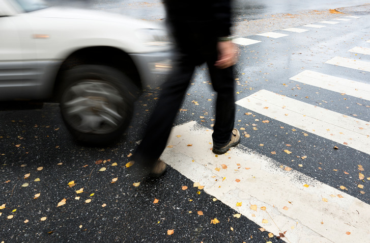 RIZIKO PRE MOTORISTOV! KONTROVERZNÚ ZMENU, KTORÁ ZABÍJA CHODCOV V ČESKU, CHCÚ ZAVIESŤ AJ U NÁS