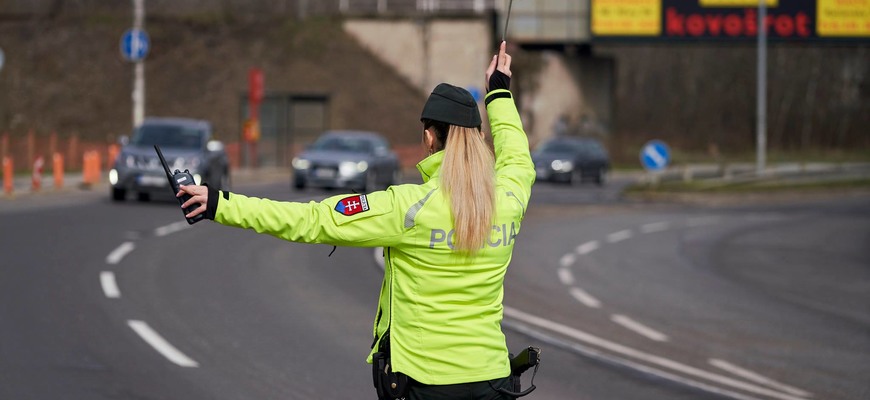 Policajti ho stopli OŽRATÉHO a ku všetkému sa priznal! Desiatky rokov jazdil bez vodičáku