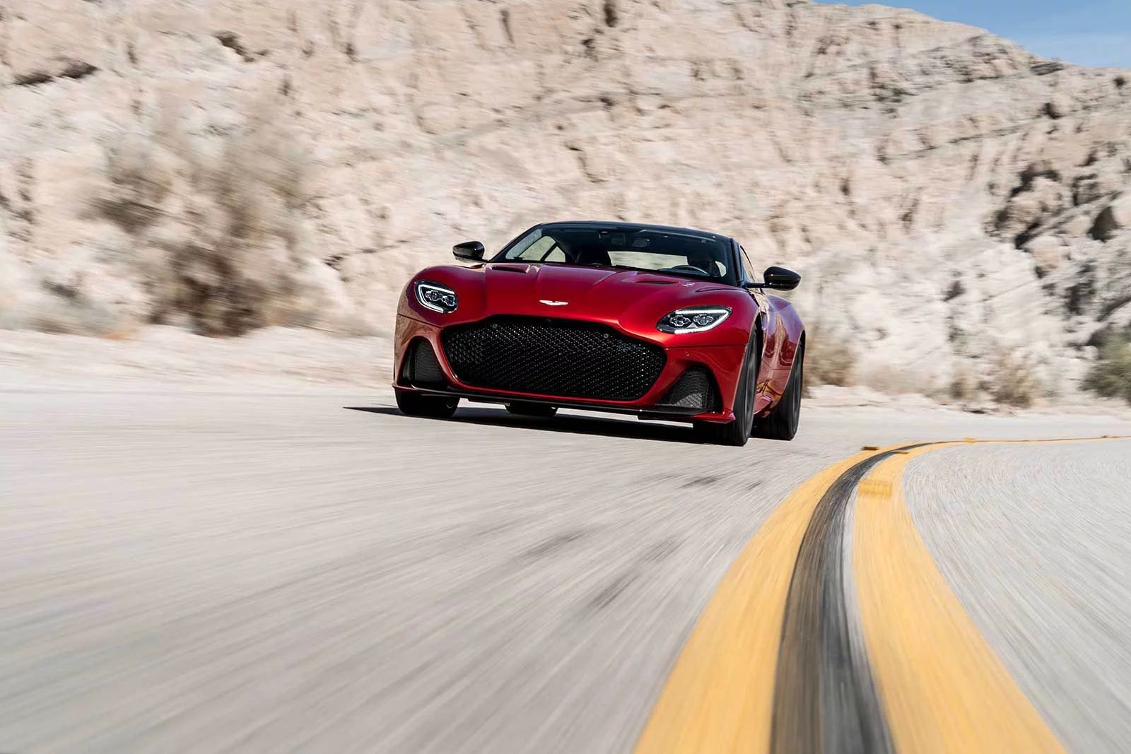 Aston Martin DBS Superleggera bude mať viac ako 700 k