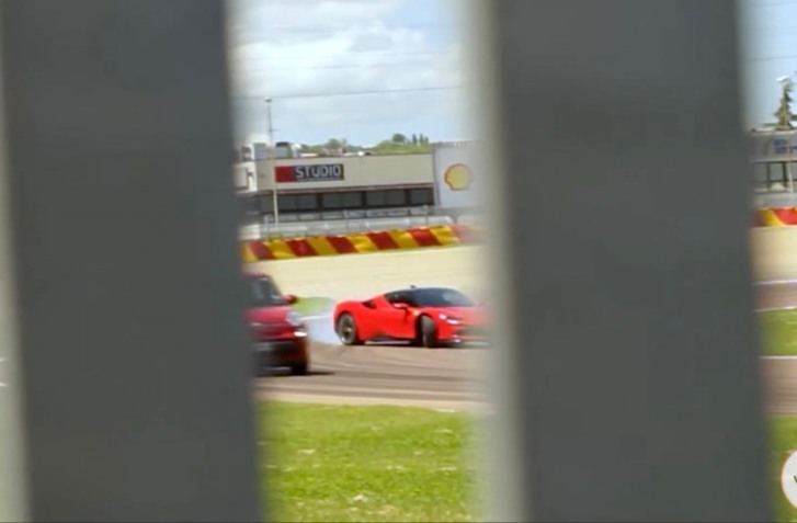 NEUVERÍTE AKÉ AUTO POUŽÍVA FERRARI NA NAKRÚCANIE REKLAMY