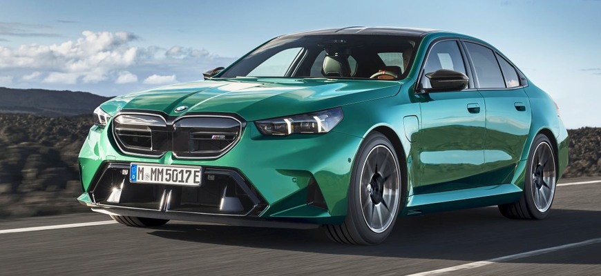 Nové BMW M5 oficiálne. Výkonmi sa podľa očakávania opäť prekonáva, ale čo tá hmotnosť...
