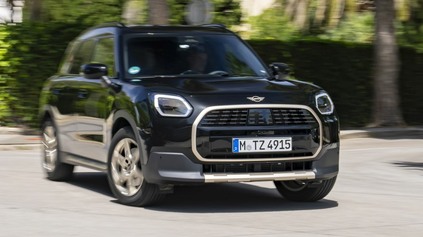 MINI COUNTRYMAN D MÁ POD KAPOTOU MILD-HYBRIDNÝ DIESEL SO SPOTREBOU POD 5 LITROV NAFTY NA STO