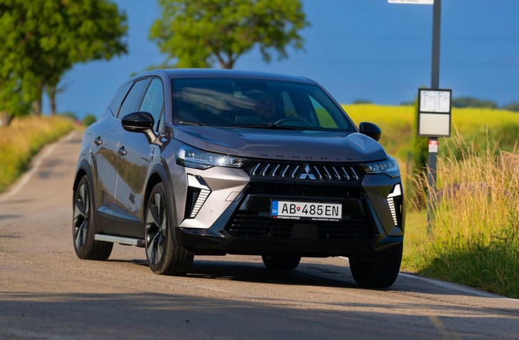 TEST MITSUBISHI GRANDIS 1.3 DI-T INTENSE+: RENAULT V JAPONSKOM KABÁTE?