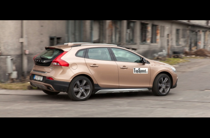 TEST VOLVO V40 T5 AWD CROSSCOUNTRY