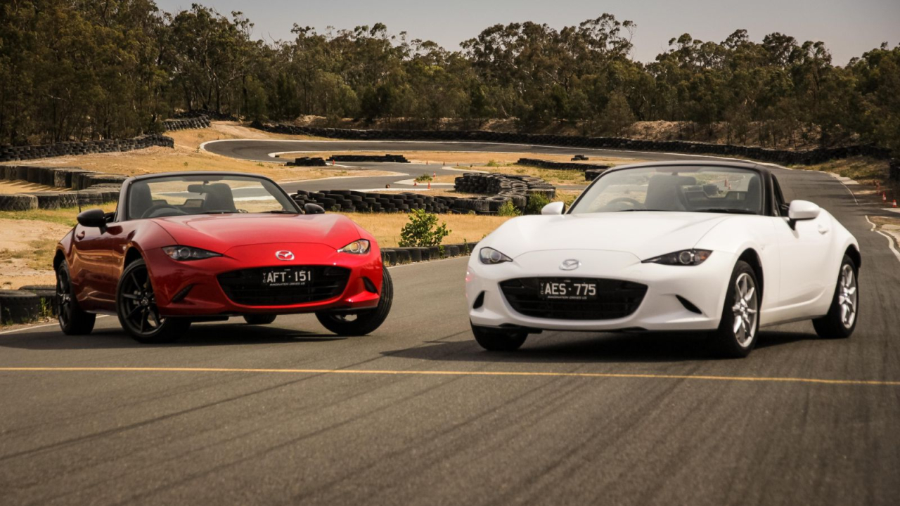 Mazda MX 5 vs