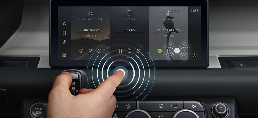 Jaguar Land Rover vyvíja dotykovú obrazovku, ktorá funguje aj bez dotyku