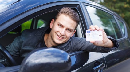 NOVÝ VODIČÁK TYPU U JE PODMIENKOU PRE VYBRANÉ AUTÁ, INAK HROZÍ POKUTA. PRAVIDLÁ ZAVIEDOL PRVÝ ŠTÁT