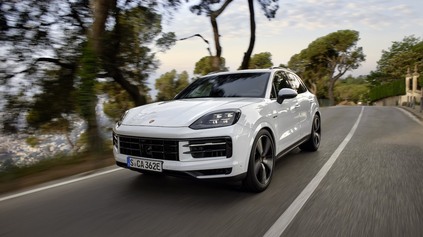 NOVÉ PORSCHE CAYENNE S E-HYBRID BUDE STREDOM PONUKY BENZÍN-ELEKTRICKÝCH CAYENNOV