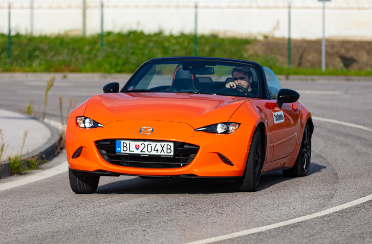 TEST: MAZDA MX-5 30TH ANNIVERSARY - VYSOKÁ ŠKOLA KONŠTRUKCIE