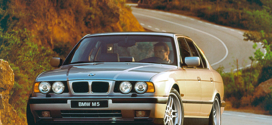BMW M5 má 35 rokov, pokračujeme s BMW M5 E34