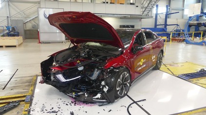 NOVÁ MAZDA 6E V EURO NCAP PREKVAPILA. DÁ SA NA ŇU PRI NEHODE SPOĽAHNÚŤ?