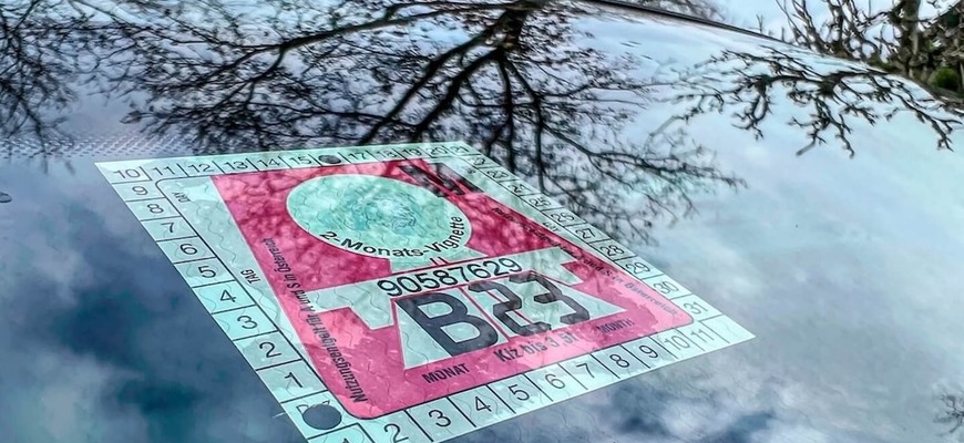Rakúsko mení diaľničné známky. Od roku 2027 si vodiči priplatia, pri nákupe hrozí nepríjemná pasca