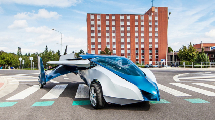 Vedeli ste, že na Slovensku sa vyrába lietajúce auto Aeromobil?