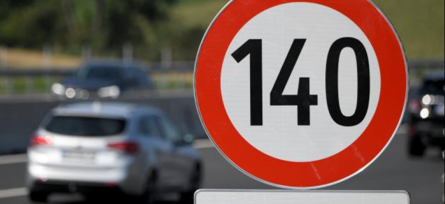 Rýchlosť 140 na diaľnici v Rakúsku má pozitívne výsledky, aj tak asi nezostane
