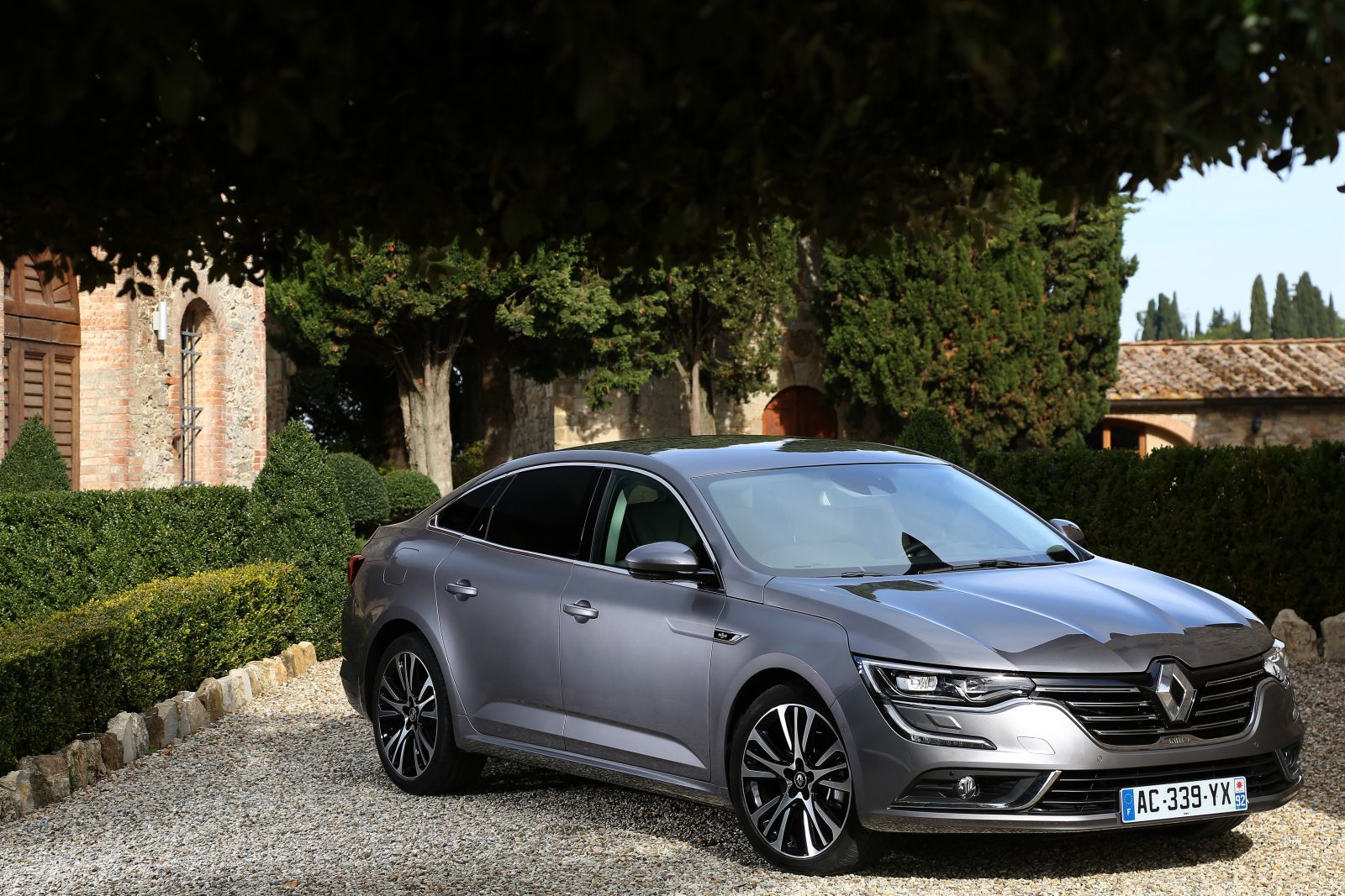 Renault Talisman tu začne od decembra s edíciou Premiere