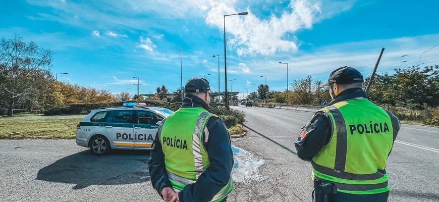 Nový rok, nové ŠPZky: ako spoznať auto polície a aké má výnimky zo zákona?