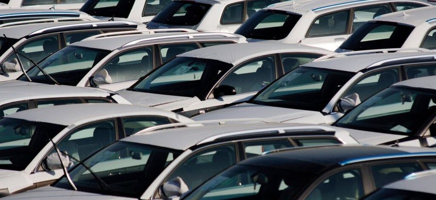 Takto sa predávali nové autá v roku 2025. Ako nakupovali Slováci?