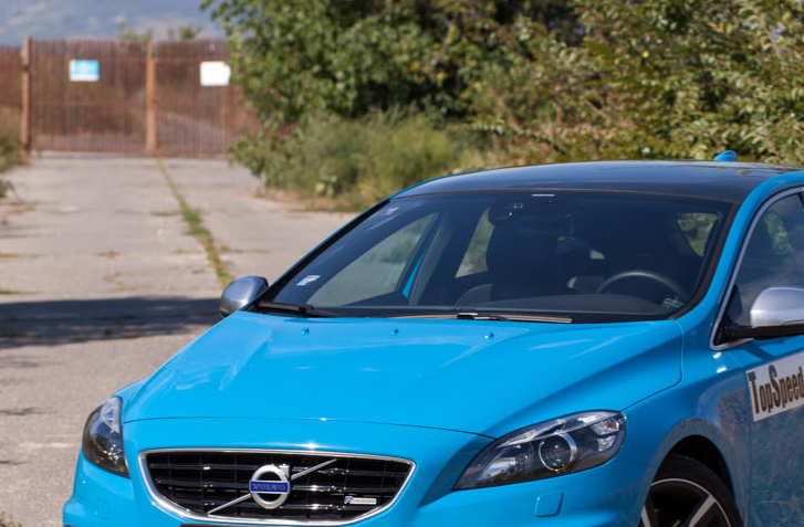 Volvo V40 D4 AT R-design Kinetic