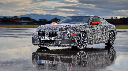 BMW 8 robí záverečné testy na okruhu. Príde aj model BMW M8