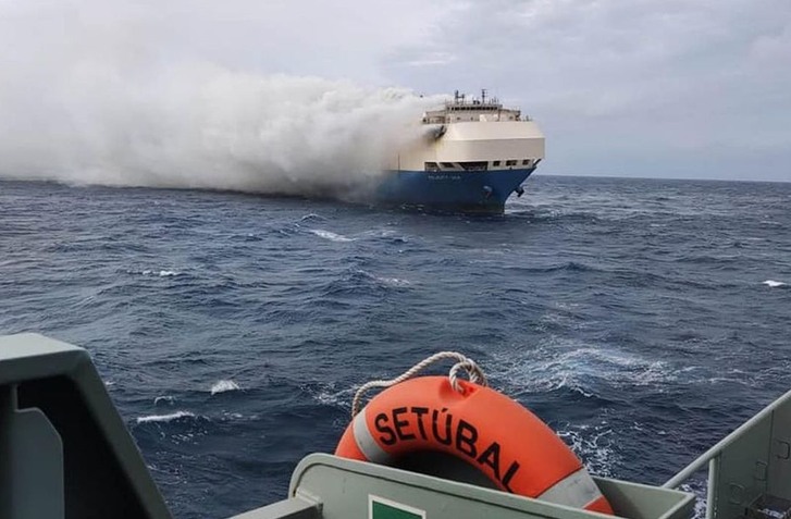 ĎALŠÍ ZÁKAZ ELEKTRICKÝCH ÁUT NA TRAJEKTOCH. TÍTO LODIARI UROBIA VÝNIMKU LEN V JEDNOM PRÍPADE