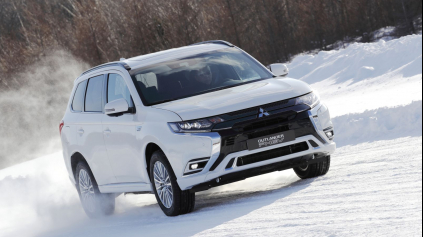 ŤAHÁKOM MITSUBISHI BUDE E-EVOLUTION A OUTLANDER PHEV