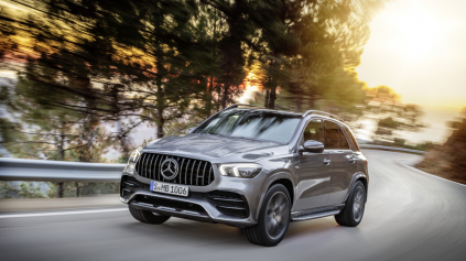 MERCEDES GLE 53 AMG MÁ DVE TURBÁ A ELEKTRICKÝ BOOSTER