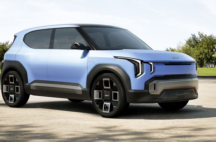 NOVÁ KIA EV2 OFICIÁLNE. PROTI RENAULTU 4 A CITROËNU Ë-C3 AIRCROSS, NA SLOVENSKOM TRHU UŽ V 2026