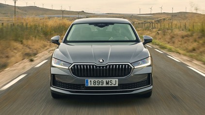 NAJVÝKONNEJŠIA ŠKODA SUPERB ODHALENÁ! PREKVAPIVO DOSTUPNÁ LEN V JEDNEJ KAROSÉRII