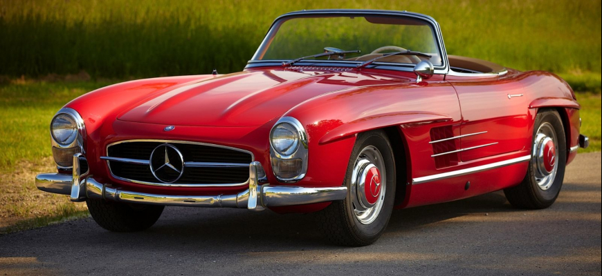 Mercedes 300 SL Roadster oslavuje 60 rokov