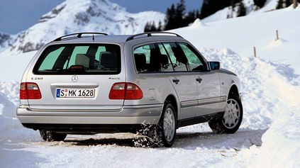 NOVODOBÝ SYSTÉM MERCEDES 4MATIC FUNGUJE V AUTÁCH UŽ ŠTVRŤSTOROČIE