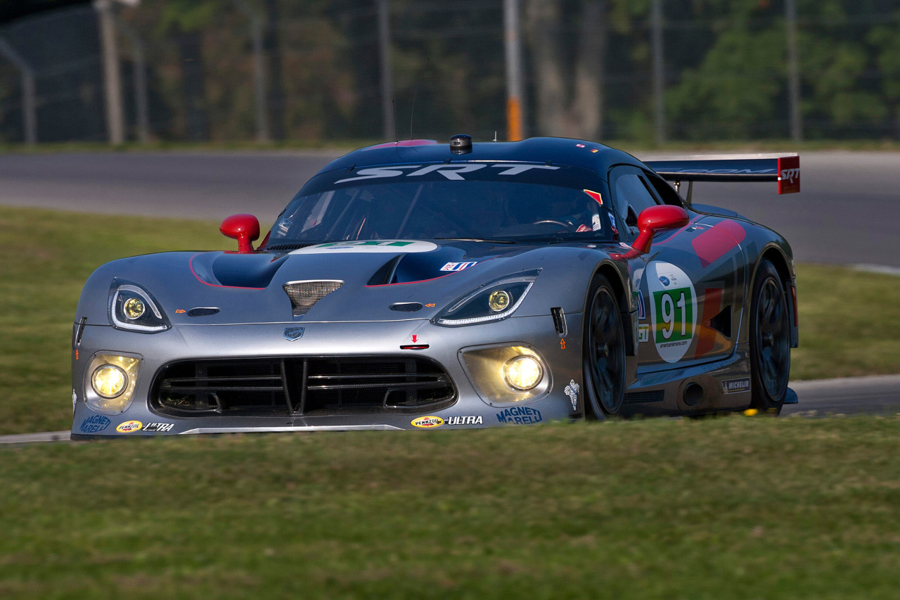 SRT Viper GTS-R