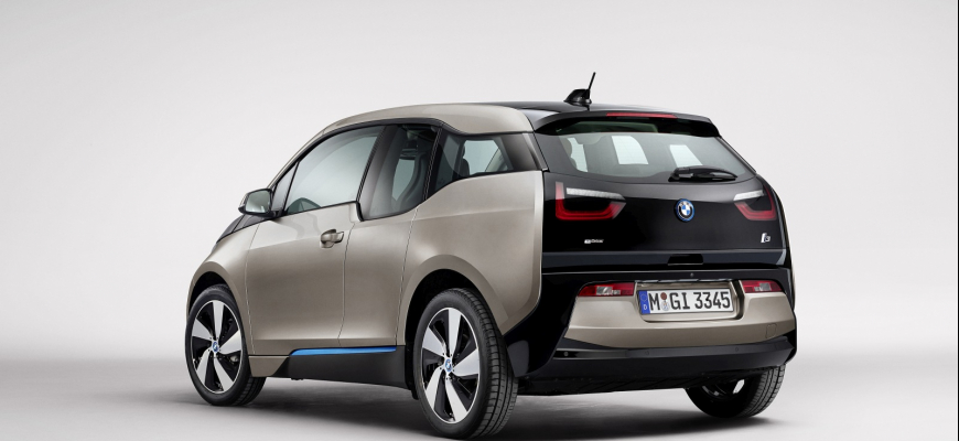BMW chce dotácie na elektromobily, inak má slabé predaje