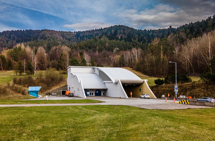 DÔLEŽITÝ TUNEL DIAĽNICE D1 BRANISKO ROZŠÍRIA, DOSTANE DRUHÚ RÚRU. ZATVORIA HO POČAS VÝSTAVBY?