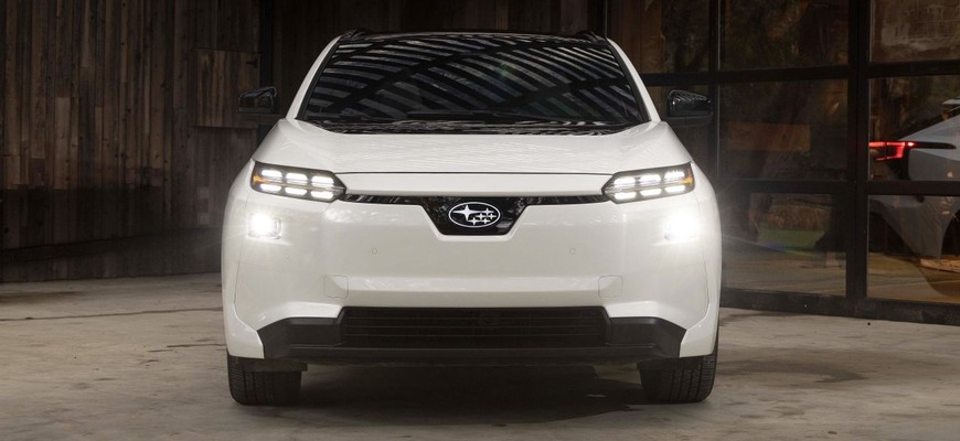 Subaru Solterra vyzerá po facelifte ako nové auto. Má výrazne vyšší výkon a predĺžený dojazd