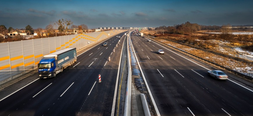 Z Bratislavy do Senca po D1 bez obmedzení. Dokončili diaľničný most