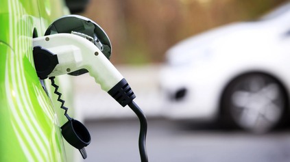 SOLID-STATE BATÉRIE MÔŽU ZMENIŤ ELEKTROMOBILITU. SĽUBUJÚ EXTRÉMNY DOJAZD AJ NABITIE ZA PÁR MINÚT