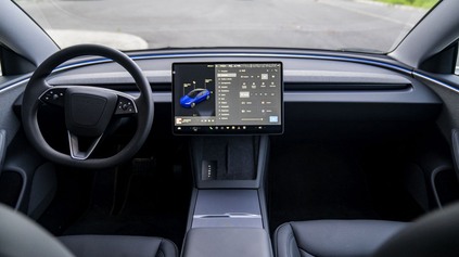 Tesla v neistote. Za podvody s počítadlami kilometrov jej hrozia miliardové pokuty a krach!