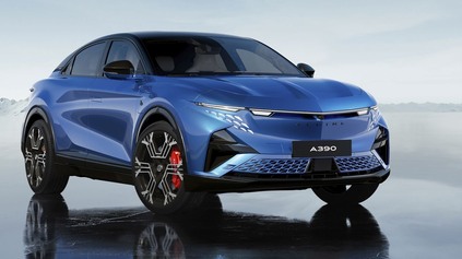 NOVÁ ALPINE A390 OFICIÁLNE. SUV S TROMI ELEKTROMOTORMI SI POSVIETI NA PORSCHE MACAN